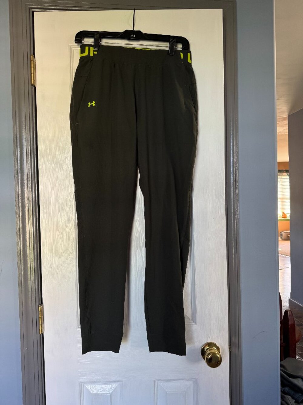 Womens Under Armour Size S Gray Light Weight Track Pants Lime Writing